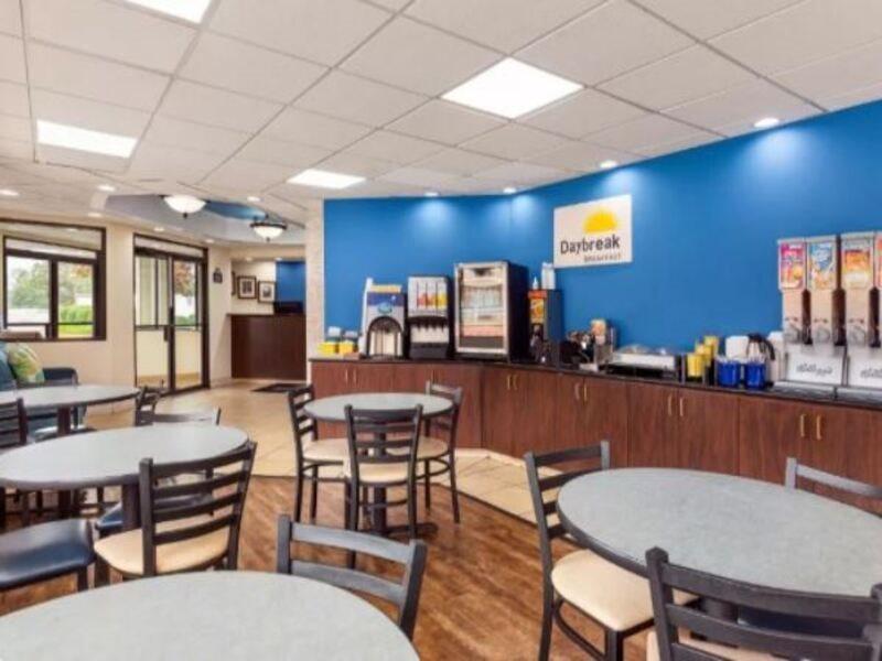 Days Inn By Wyndham Weldon Roanoke Rapids Eksteriør bilde