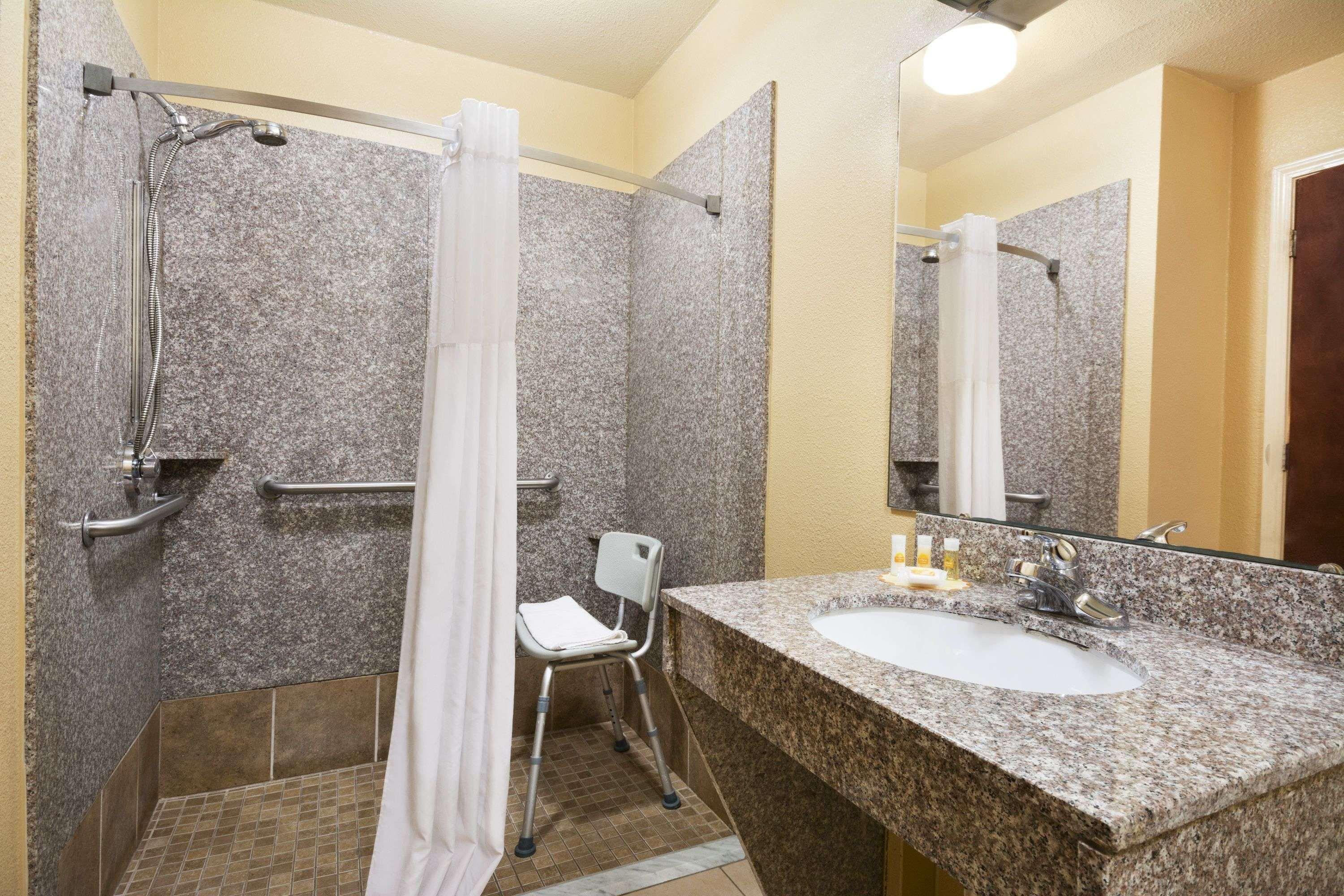 Days Inn By Wyndham Weldon Roanoke Rapids Eksteriør bilde